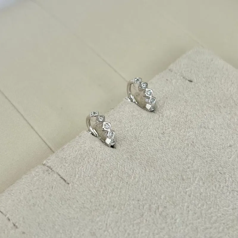 BRINCO MINI ARGOLA MINI PEDRINHAS