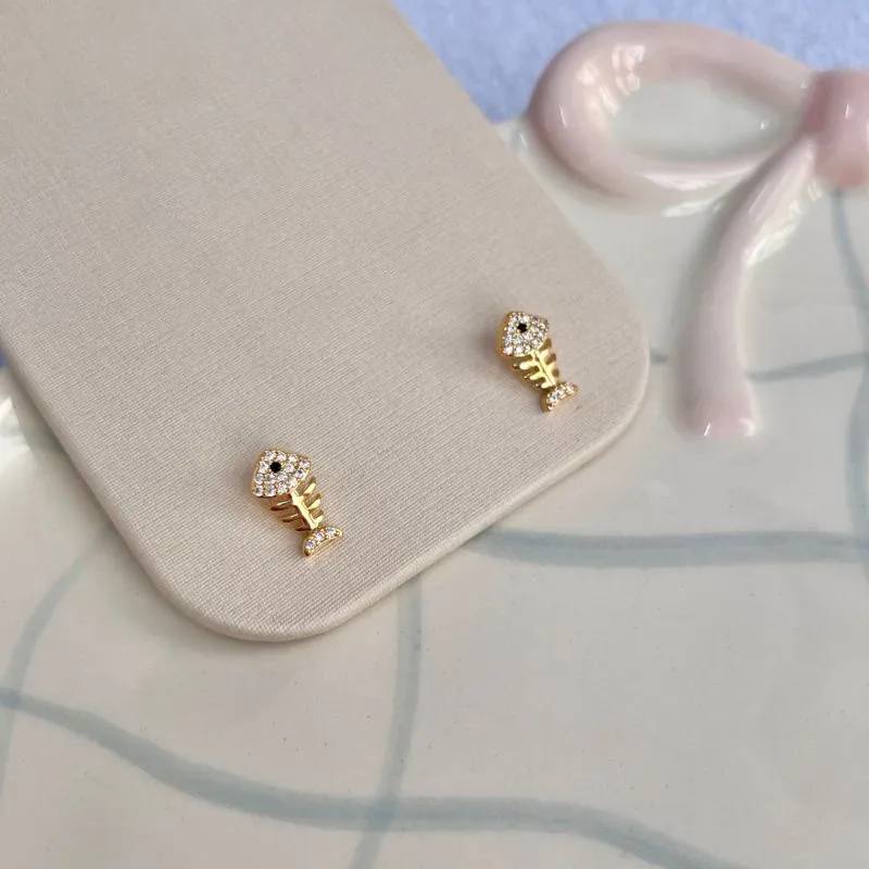 BRINCO PEIXE CRAVEJADO