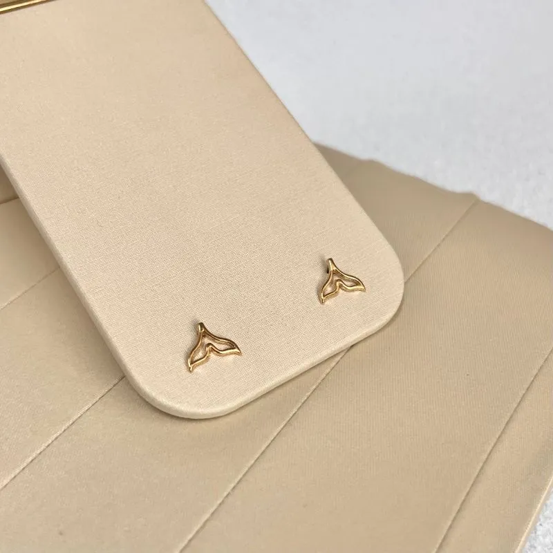 BRINCO RABO DE BALEIA VAZADO