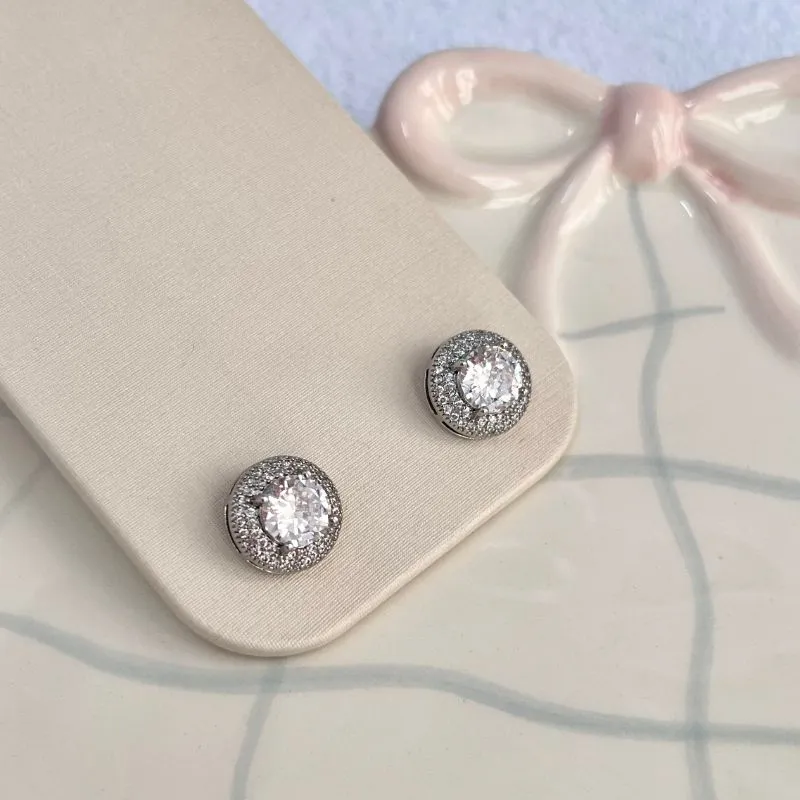 BRINCO ZIRCONIA CRISTAL REDONDA COM ACABAMENTO EM MICRO ZIRCONIAS