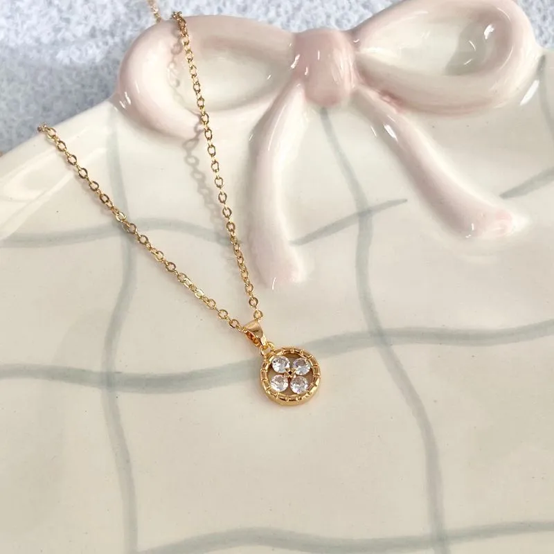 COLAR INFANTIL MINI ELOS FLORZINHA NO CÍRCULO