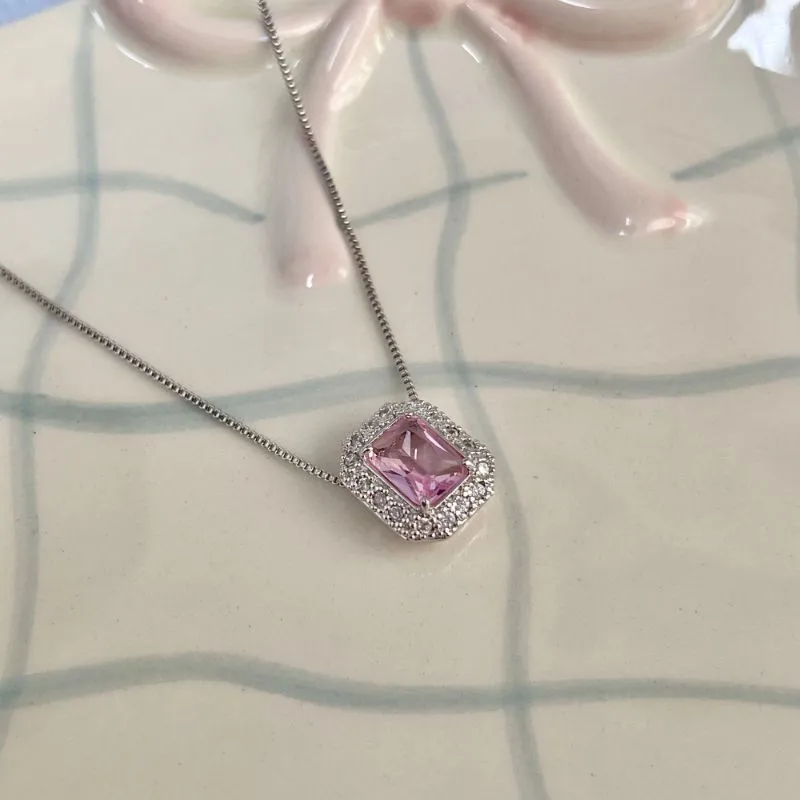 COLAR PINGENTE QUADRADO ESTILO PRINCESA PEDRA ROSA