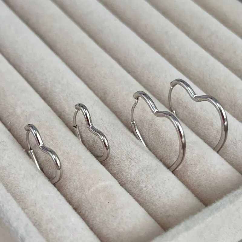 DUPLA ARGOLA FIO CORAÇÕES