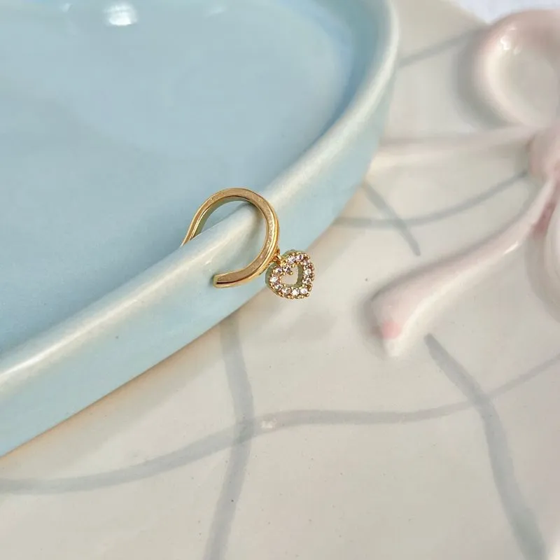 PIERCING FAKE PINGENTE CORAÇÃO CRAVEJADO E VAZADO