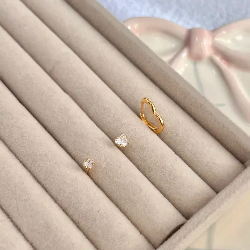 TRIO BRINCOS ARGOLA ARTICULADA CORAÇÃO E 2 TAMANHOS DE POINTO DE LUZ