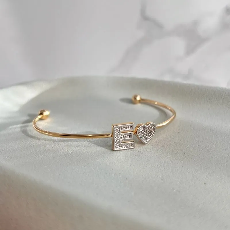 BRACELETE CORAÇÃO COM LETRA CRAVEJADO - E