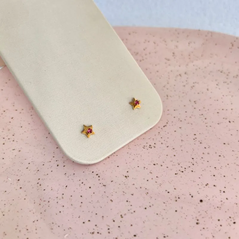 BRINCO ESTRELA COM PEDRINHA DE STRASS ROSA