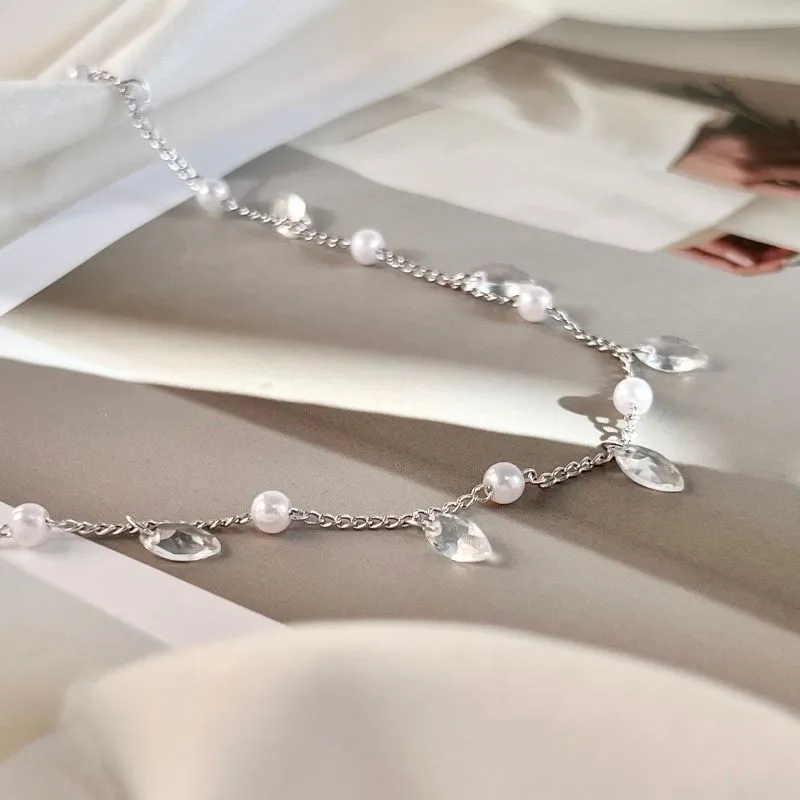 COLAR CHOKER PÉROLAS E NAVETES