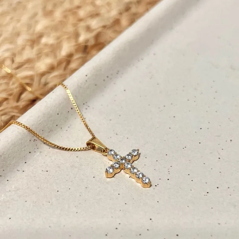 COLAR CRUZ CRAVEJADA ZIRCONIAS