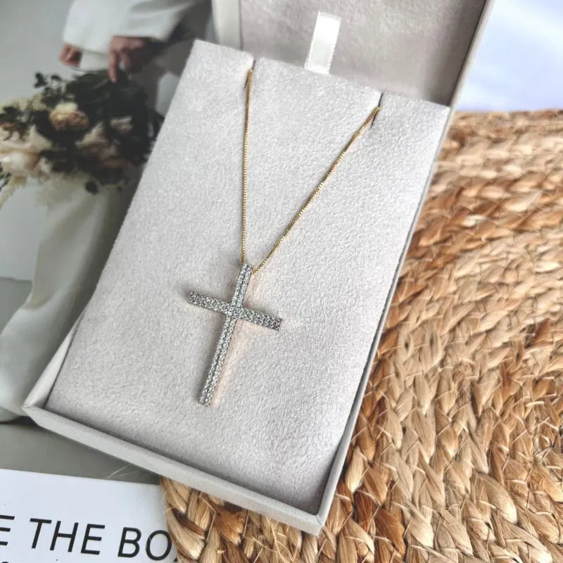 COLAR CRUZ MICRO ZIRCONIAS 4CM