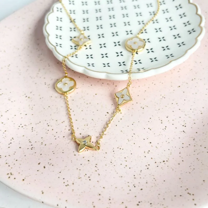 COLAR INPIRAÇÃO LOUIS VUITTON - MADRE PÉROLA BRANCA