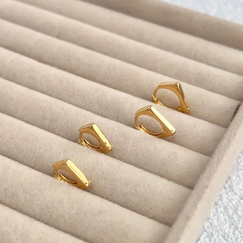 DUPLA ARGOLAS FORMATO TRIÂNGULO