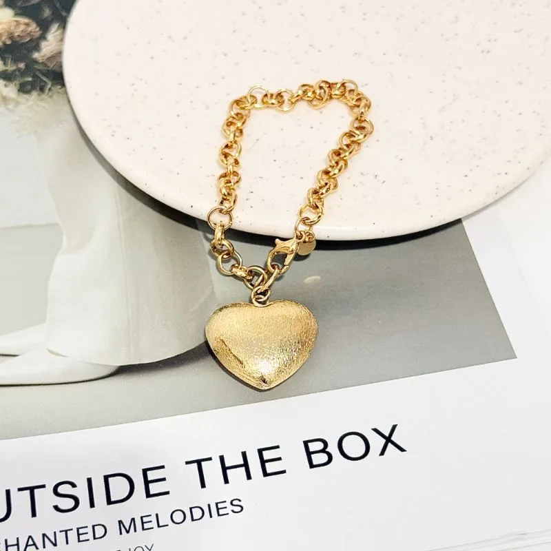 PULSEIRA ELO PORTUGUÊS COM CORAÇÃO ESCOVADO