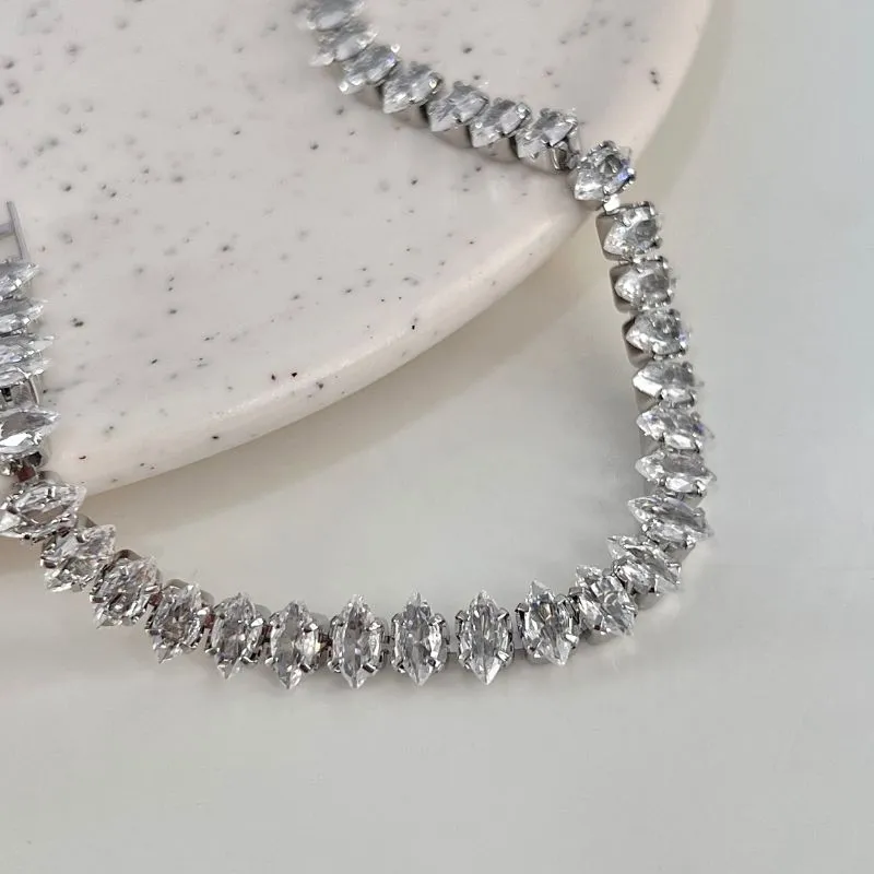 PULSEIRA RIVIERA PEDRA NAVETE FECHO JOIA