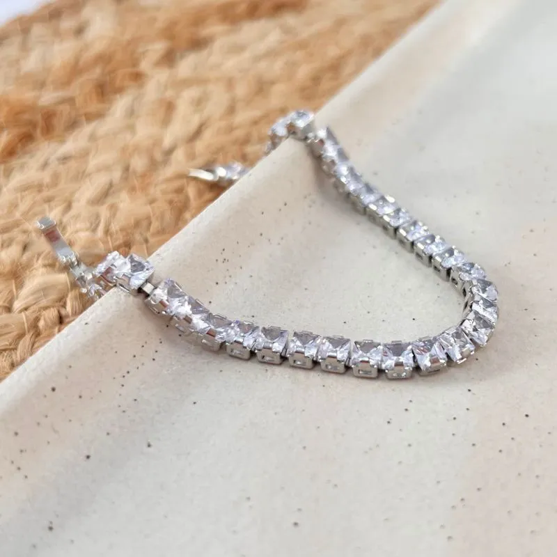 PULSEIRA RIVIERA ZIRCONIAS QUADRADAS COM FECHO RELÓGIO