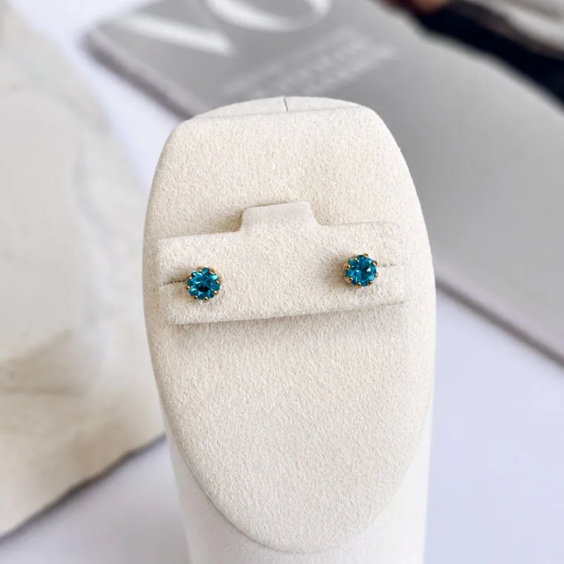 BRINCO PONTO DE LUZ STRASS AZUL 8 GARRAS 4MM