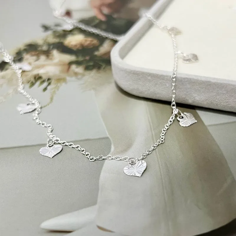 COLAR CHOKER DE CORAÇÕES