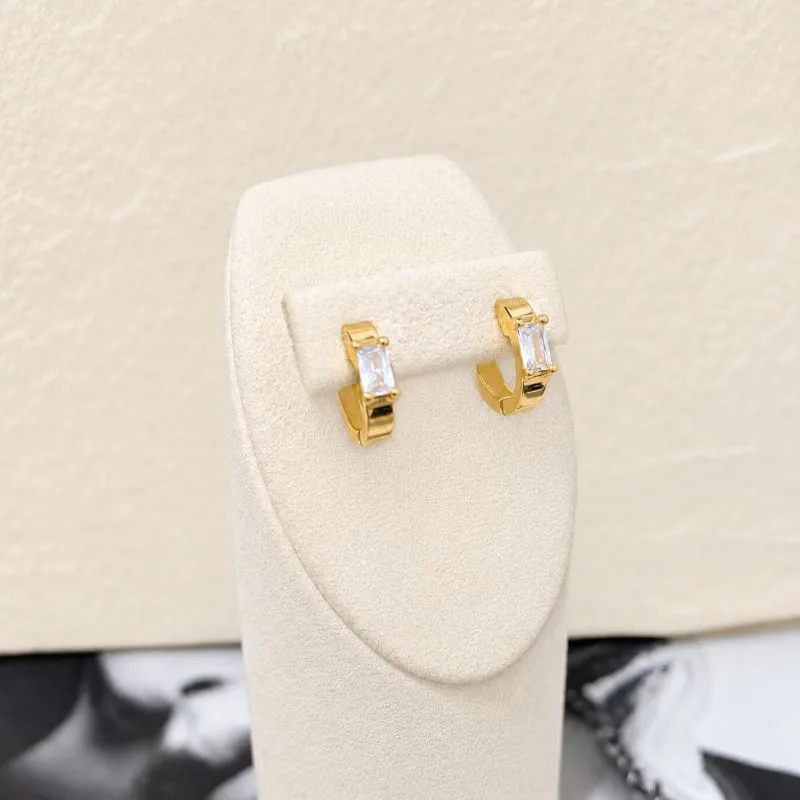 BRINCO ARGOLA ARTICULADA COM 1 ZIRCONIA BAGUETE