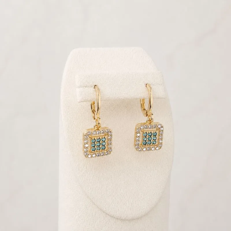 BRINCO ARGOLA CLICK PINGENTE QUADRADO CRAVEJADO COM ZIRCONIA AZUL CLARO