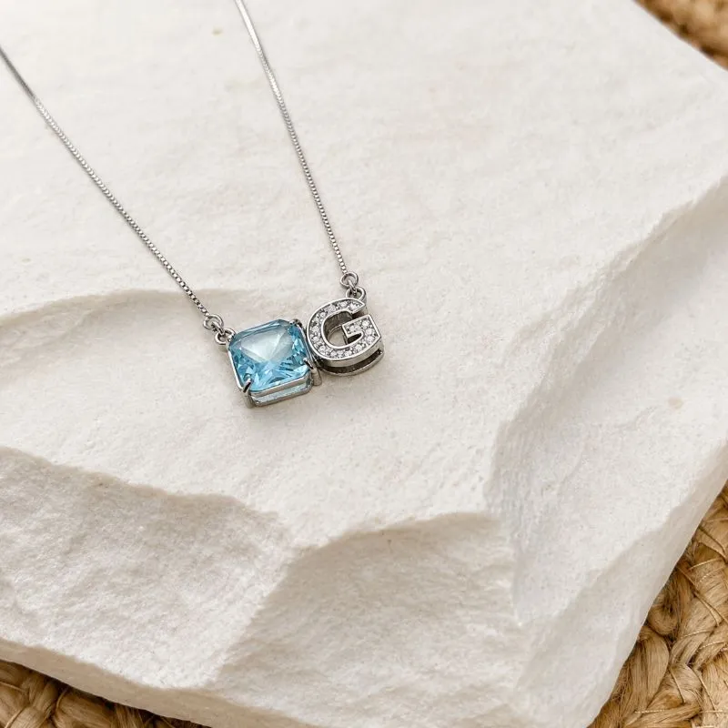 COLAR LETRA COM PEDRA ACQUA - G