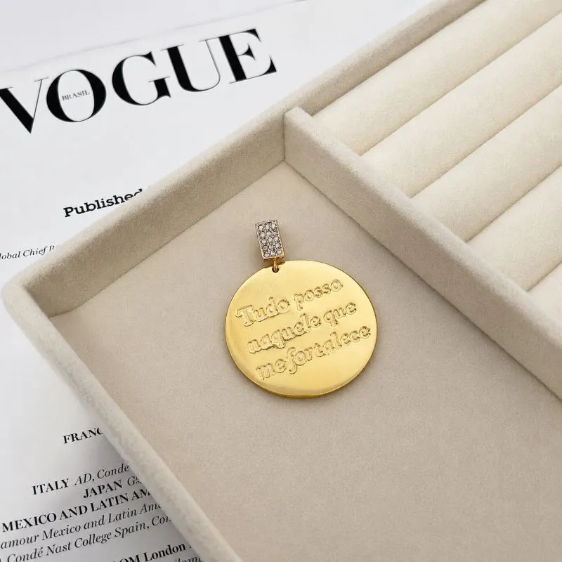 PINGENTE MEDALHA COM CONTRA ARGOLA CRAVEJADA - TUDO POSSO NAQUELE QUE ME FORTALECE