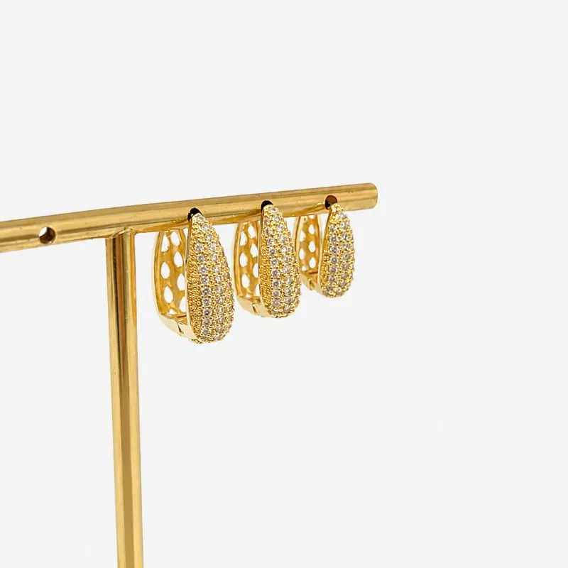 TRIO BRINCO ARGOLA ARTICULADA GOTA FORMATO GOTA LONGA CRAVEJADA