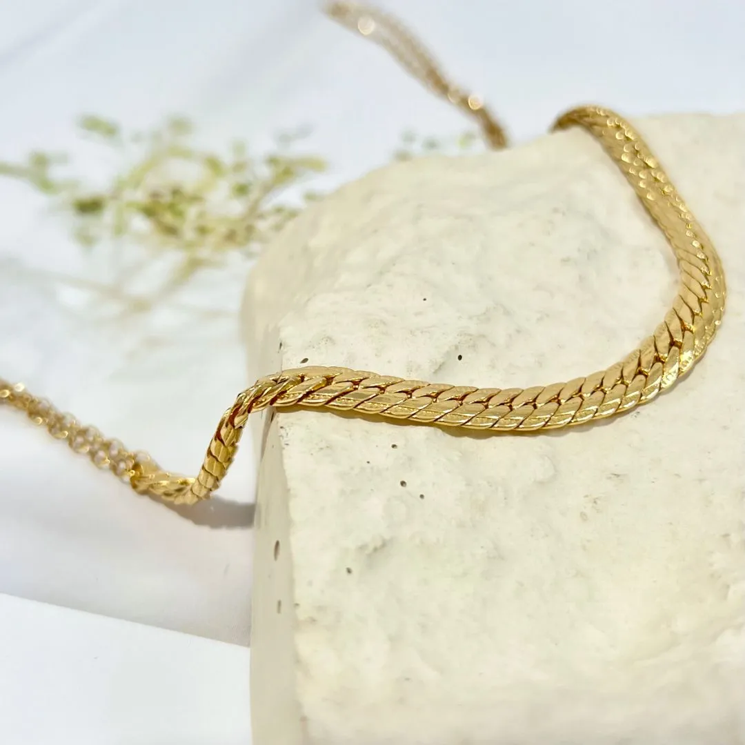 COLAR CHOKER GRUMET LAMINADO