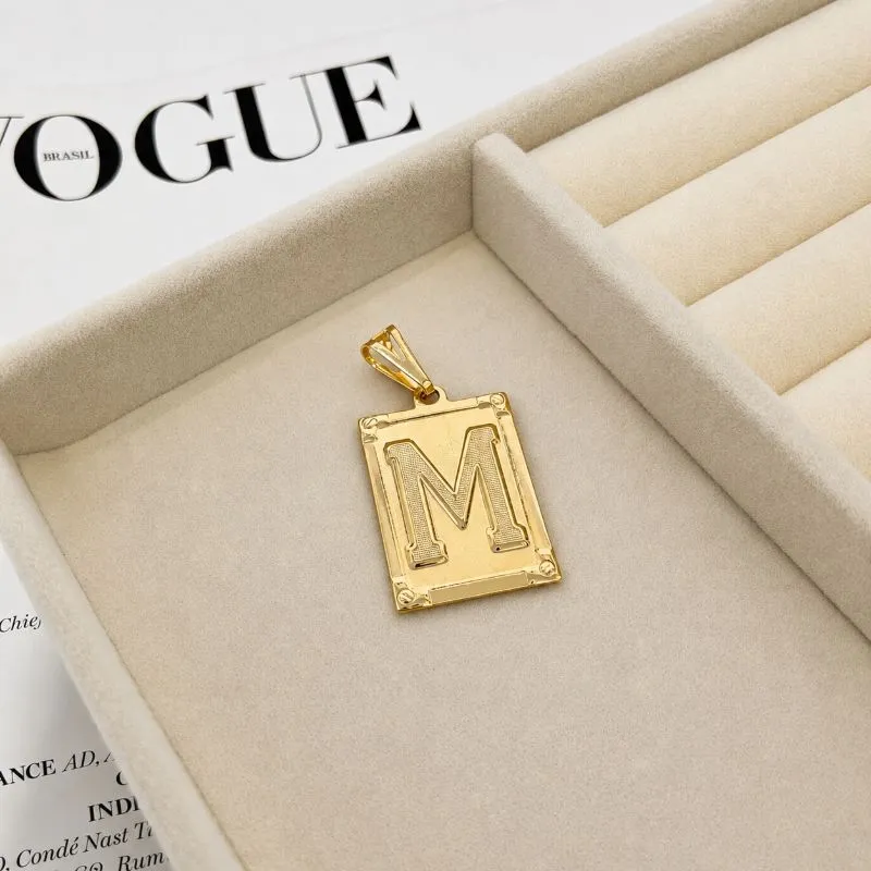PINGENTE MEDALHA COM ACABAMENTO DE PARAFUSO - M