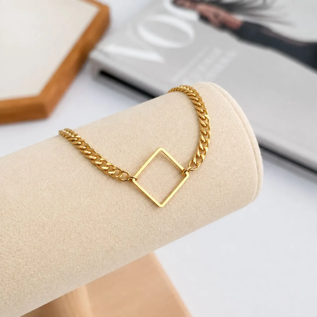 PULSEIRA ELOS DUPLOS COM QUADRADO VAZADO