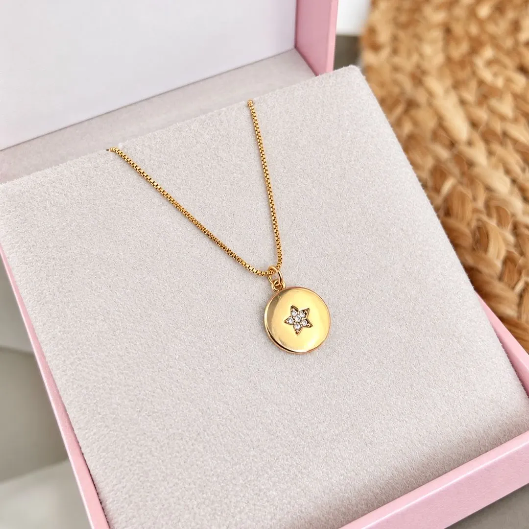 COLAR MINI MEDALHA COM ESTRELA DE MICRO ZIRCONIAS
