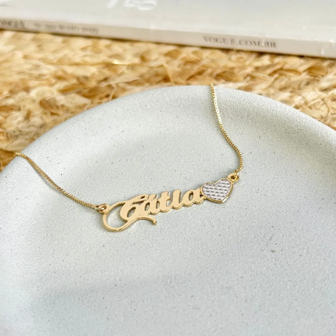 COLAR NOME FONTE 1 - CÁTIA COM CORAÇÃO 1 FIXO APÓS O NOME