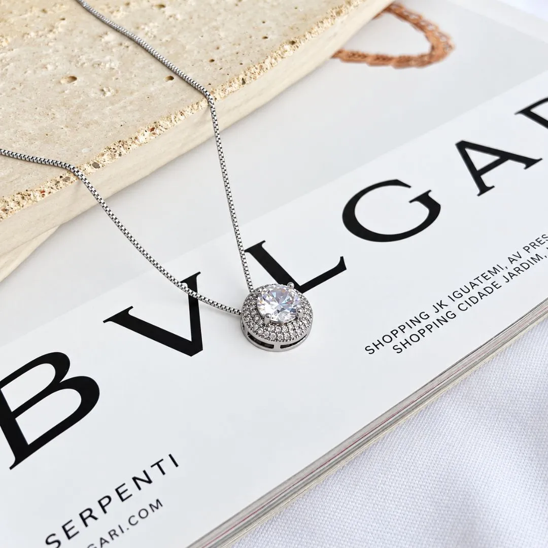 COLAR ZIRCONIA CRISTAL REDONDA COM ACABAMENTO EM MICRO ZIRCONIAS