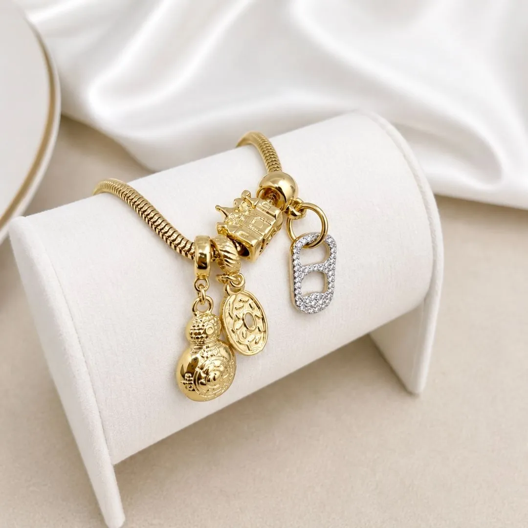 PULSEIRA (INSPIRAÇÃO VIVARA) COM 4 BERLOQUES