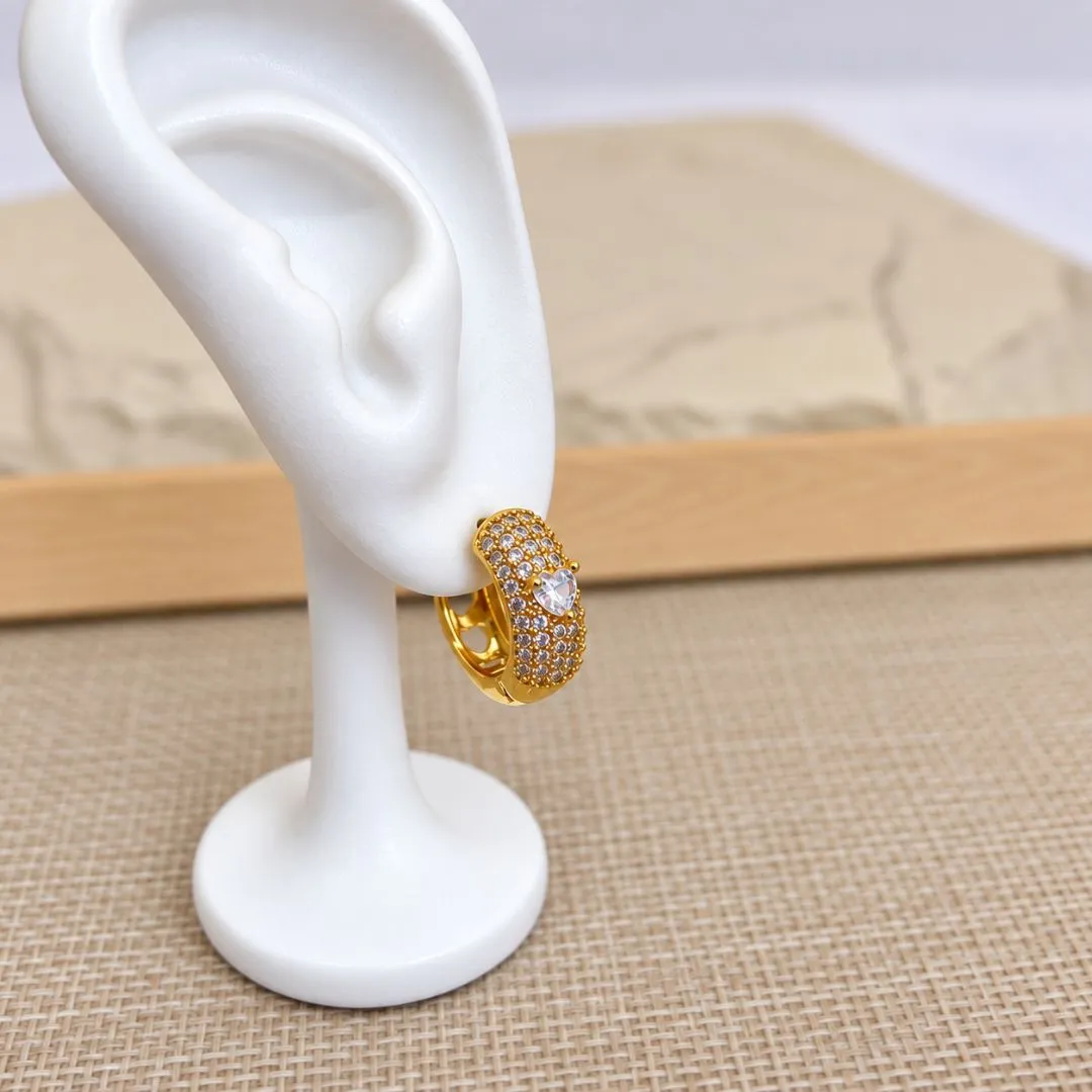 BRINCO ARGOLA CRAVEJADA COM CORAÇÃO CRISTAL 2CM