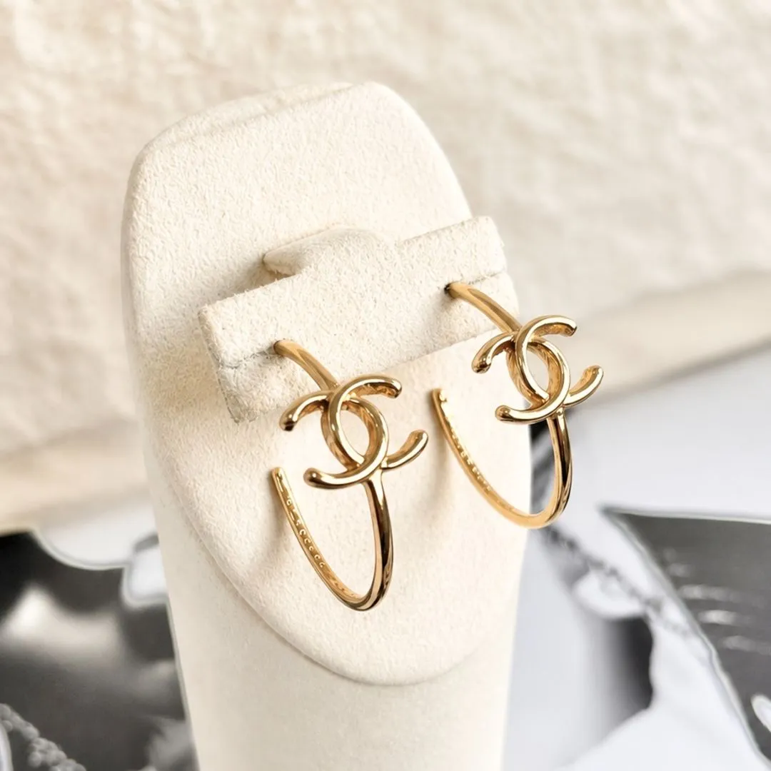 BRINCO ARGOLA FIO CHANEL
